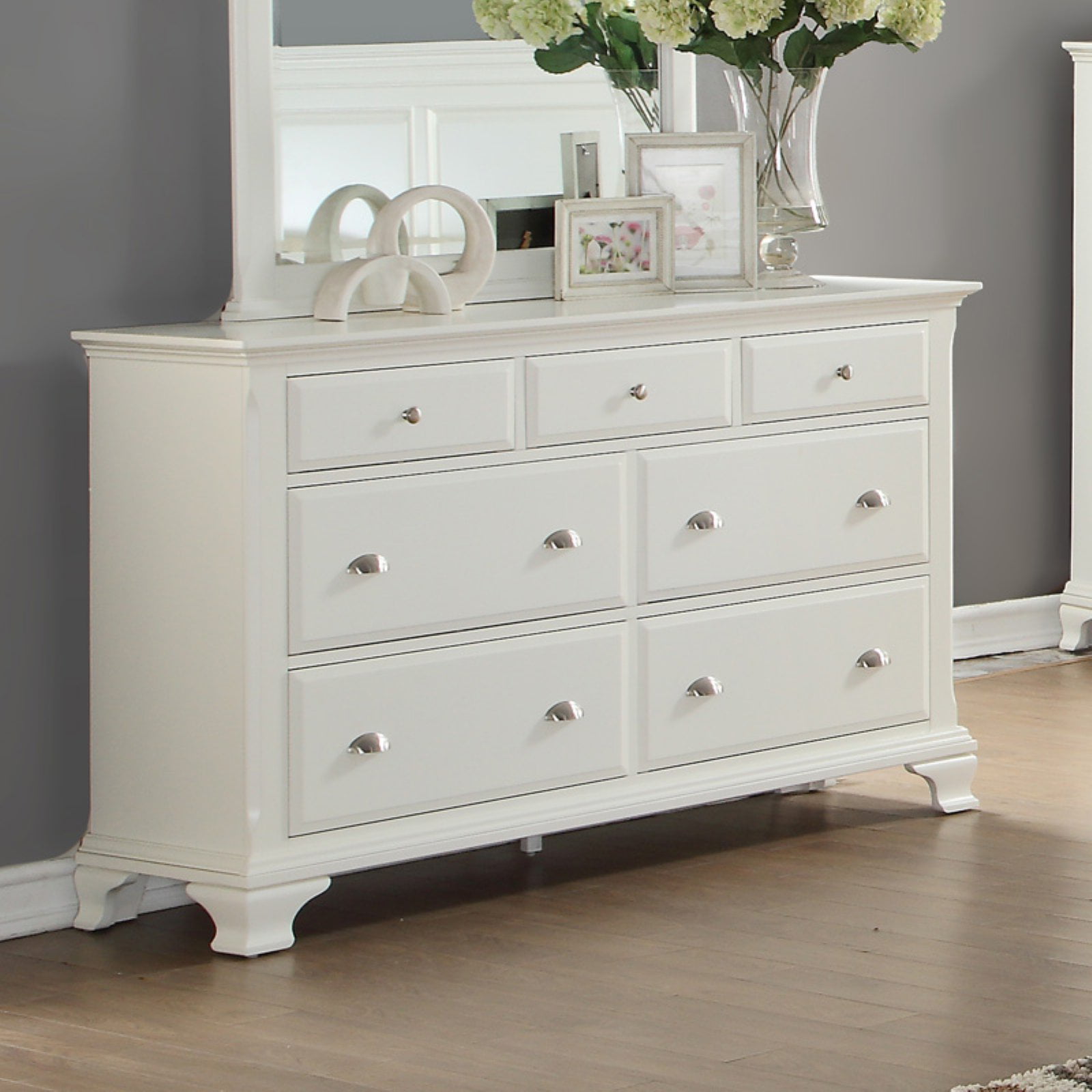 Roundhill Furniture Laveno White Wood 7 Drawer Dresser