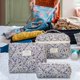 thumbnail image 4 of Pisexur Belleza Maquillaje Bolsa de cosméticos portátil acolchada de gran capacidad, bolsa de almacenamiento floral acolchada, bolsa de almacenamiento para artículos de tocpara mujeres y hombres, 4 of 5