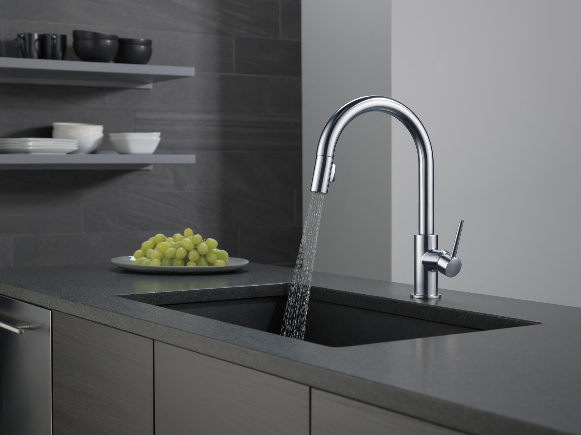 Delta Trinsic Single Handle Pull-Down Kitchen Faucet in Arctic Stainless 9159-AR-DST