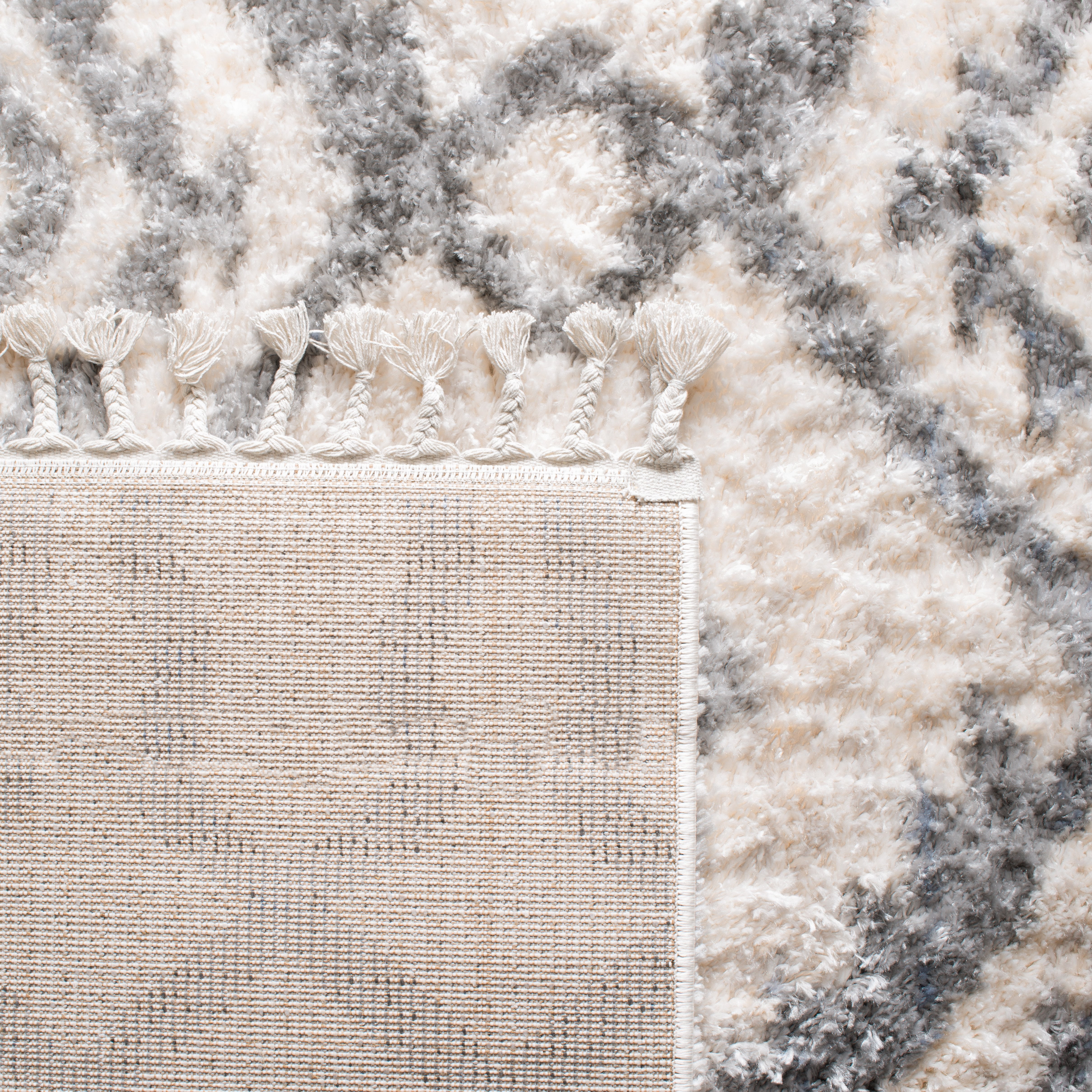 SAFAVIEH Berber Fringe Cara Aztec Shag Area Rug, Cream/Gray, 5'3" x 7'6"