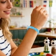 thumbnail image 4 of Silicona de la bandera de fútbol mundial con colores de EE. UU., Canadá México – Pulsera de regalo de fútbol 2026 para soporte en el día del partido, 4 of 6
