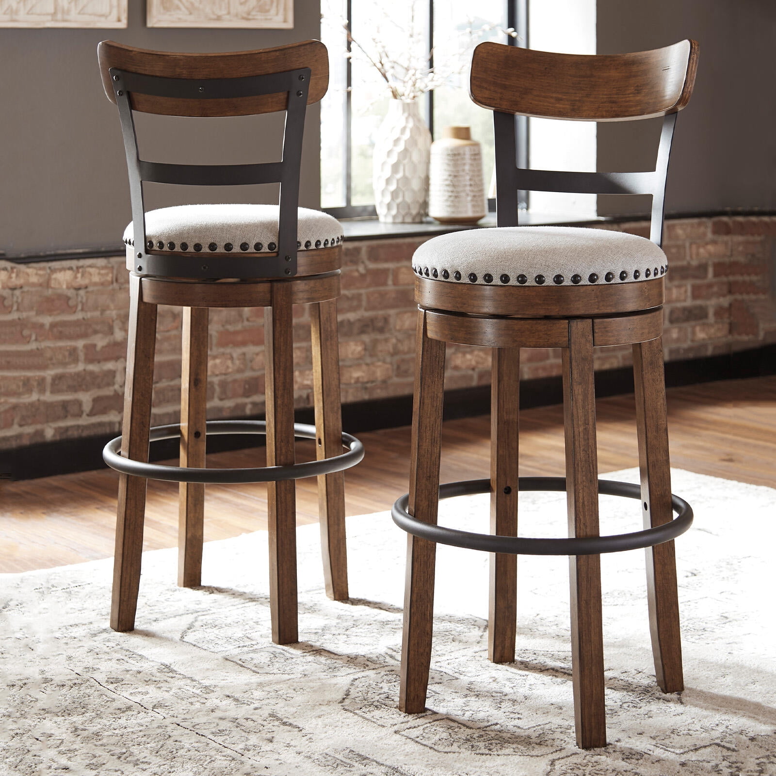 Signature Design by Ashley Valebeck Swivel Bar Stool, Brown, Upholstered Pub Height Chair with 360-Degree Swivel and Linen Fabric Seat