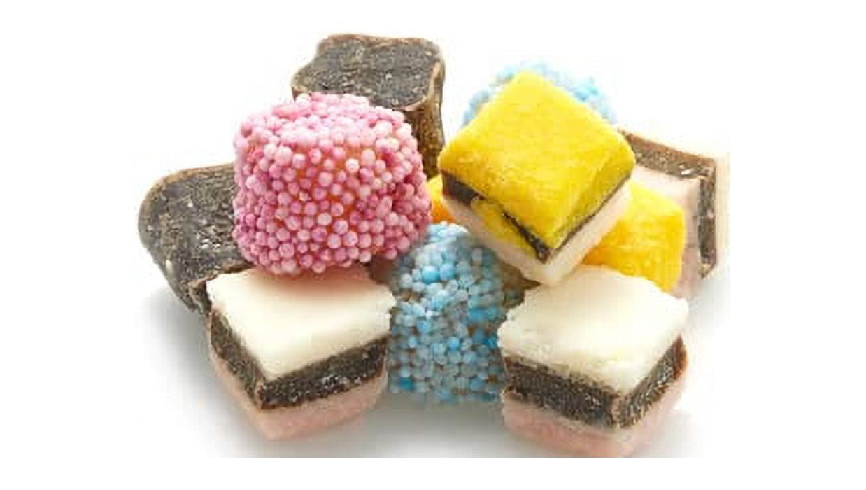 Yupik Assorted Mini Licorice Candies, 2.2 lb (35.2 oz), Natural Flavours & Colors, Mixed Shapes & Textures, Ideal Snack & Gif