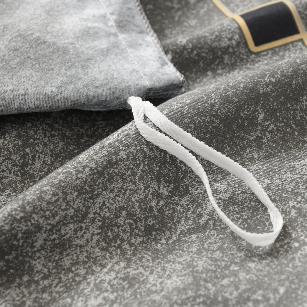 3 Piece Duvet Cover and 2 Pillowcases- Grey Grid Printed, King Size 90" x 104"