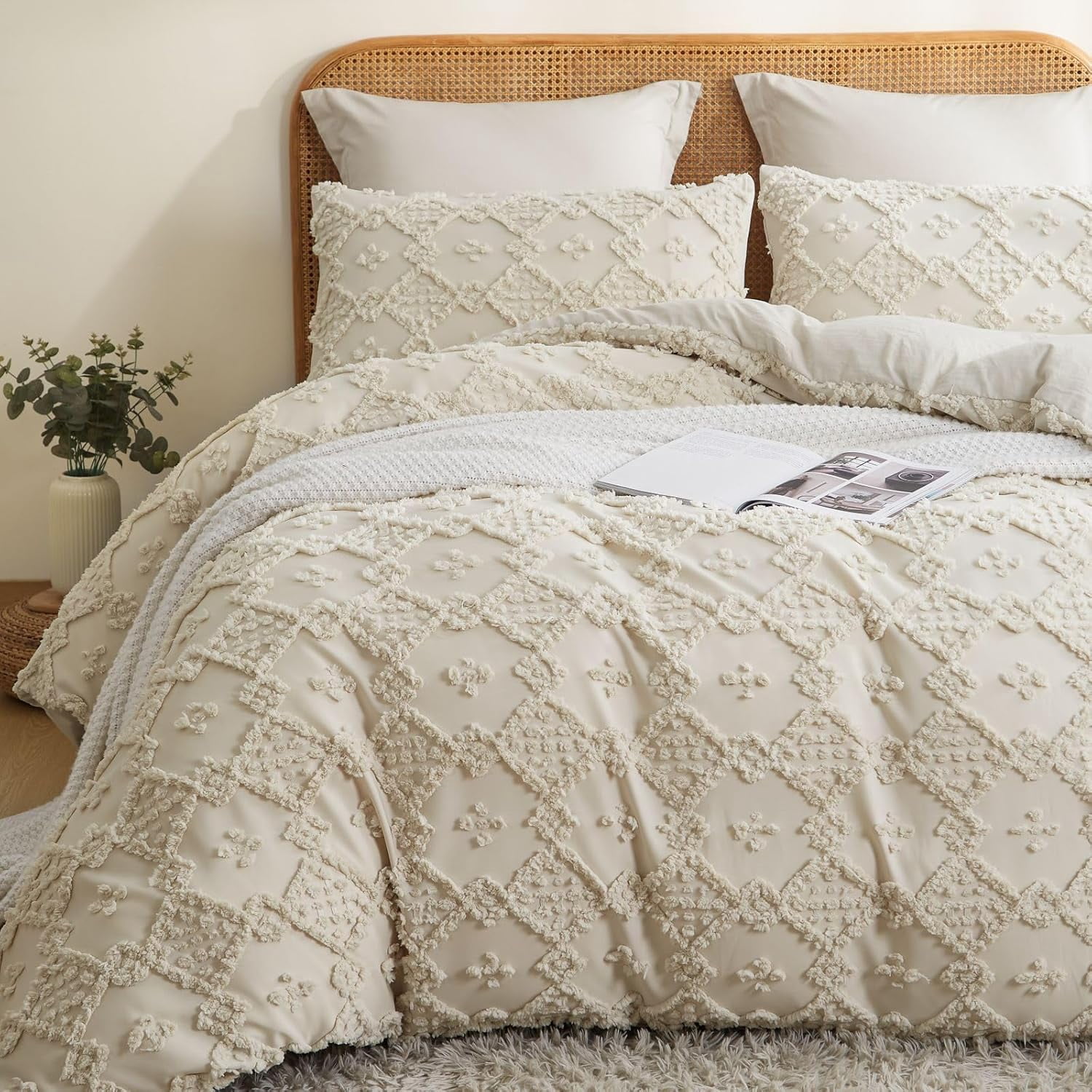 JOLUSERE Beige Tufted Duvet Cover Queen Set, 3 Pieces Boho Ultra Soft Particles Embroidery Bedding Set for All Season