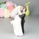 thumbnail image 3 of Figura moderna hecha a mano para decoración de tartas de boda, novia y novio, decoración rústica para tartas para bodas, decoración de escritorio con estatua de pareja divertida, abrazo volador (2 uni, 3 of 5