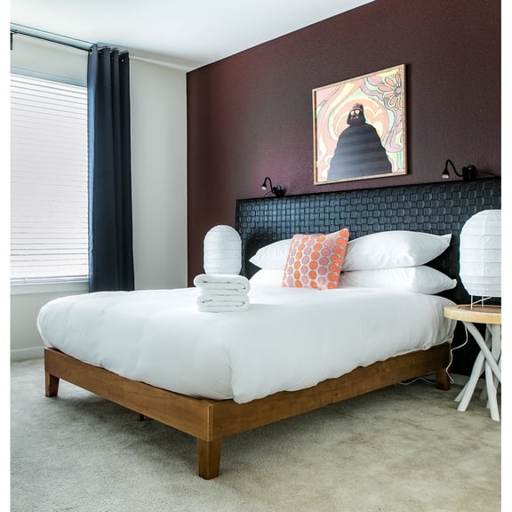 Posh Pollen Wilson Solid Wood Queen Classic Bed Frame, Walnut