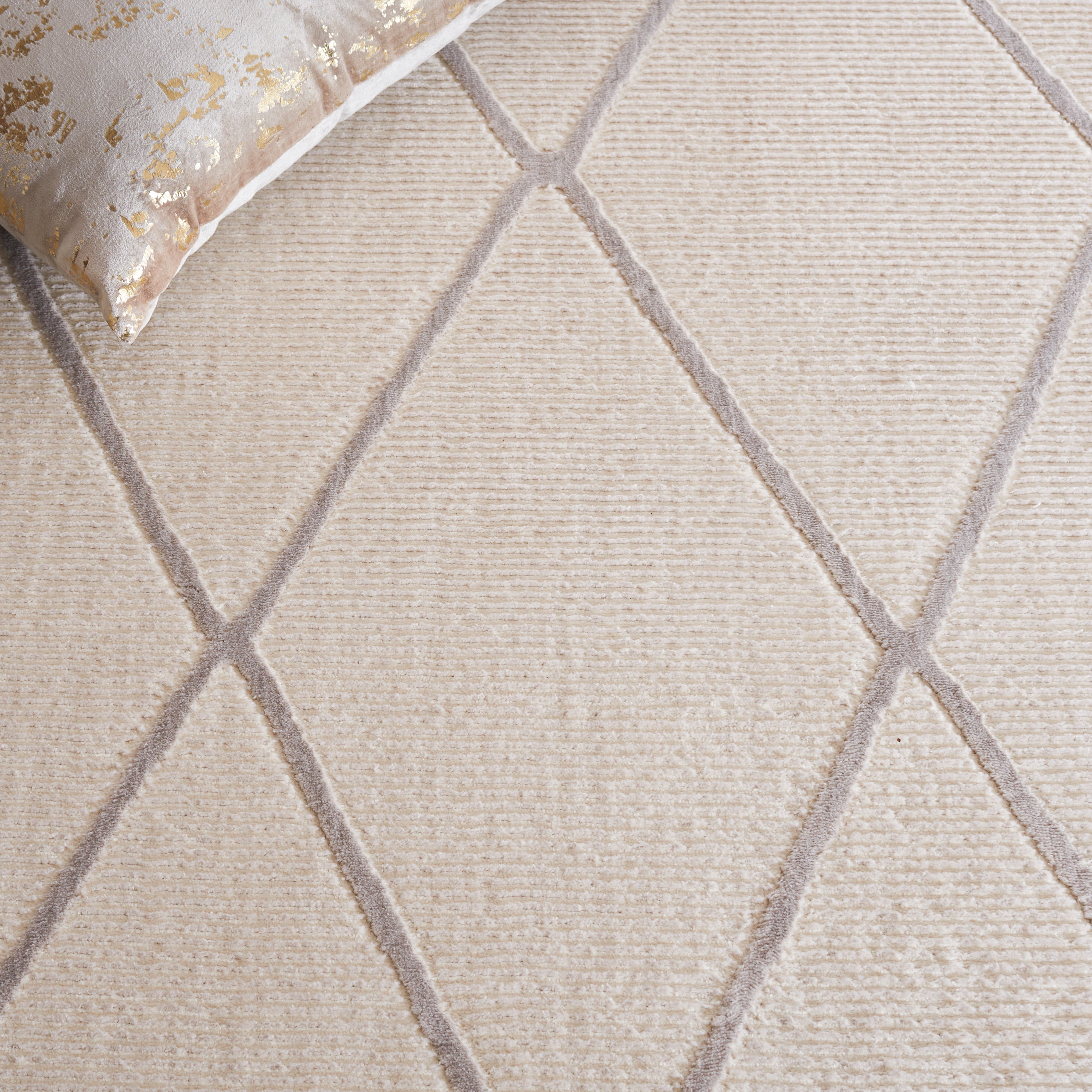 Safavieh Revive Lorrin Diamond Polyester Area Rug, Beige, 6'7" x 9'