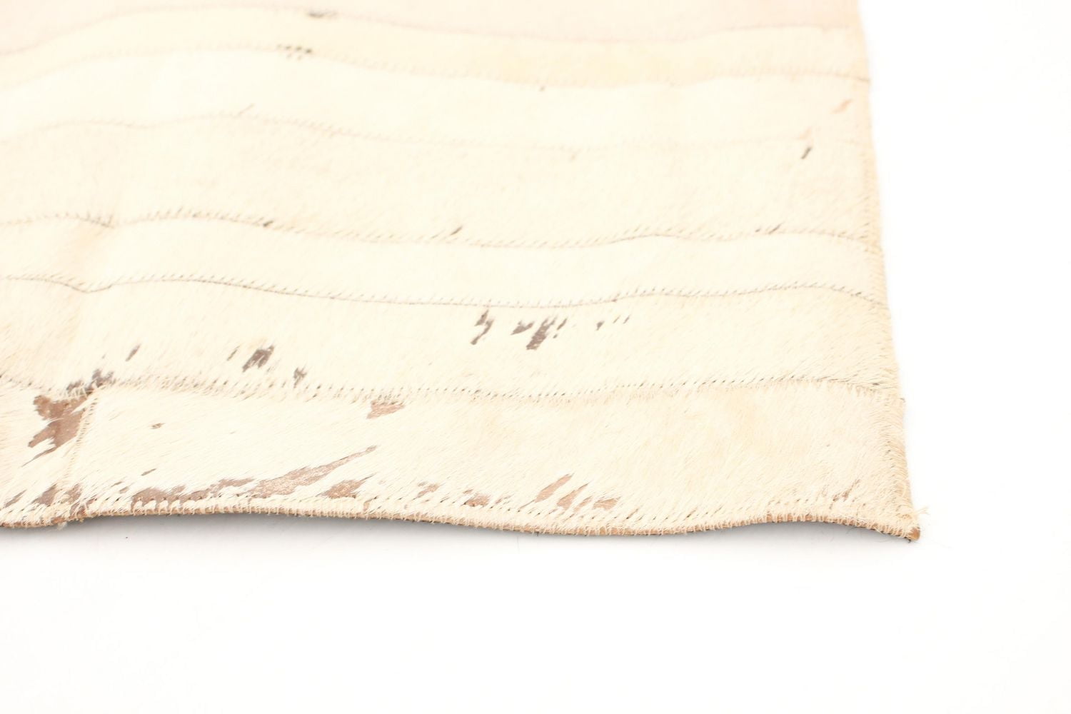 ECARPETGALLERY 4'8" x 6'6" Contemporary Cowhide Patchwork Handmade Area Rug for Living Room, Dining Room and Bedroom in Ivory