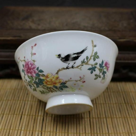 Chinese Jingdezhen Famille Rose Porcelain Peony Bird Ultrathin Bowl Collection