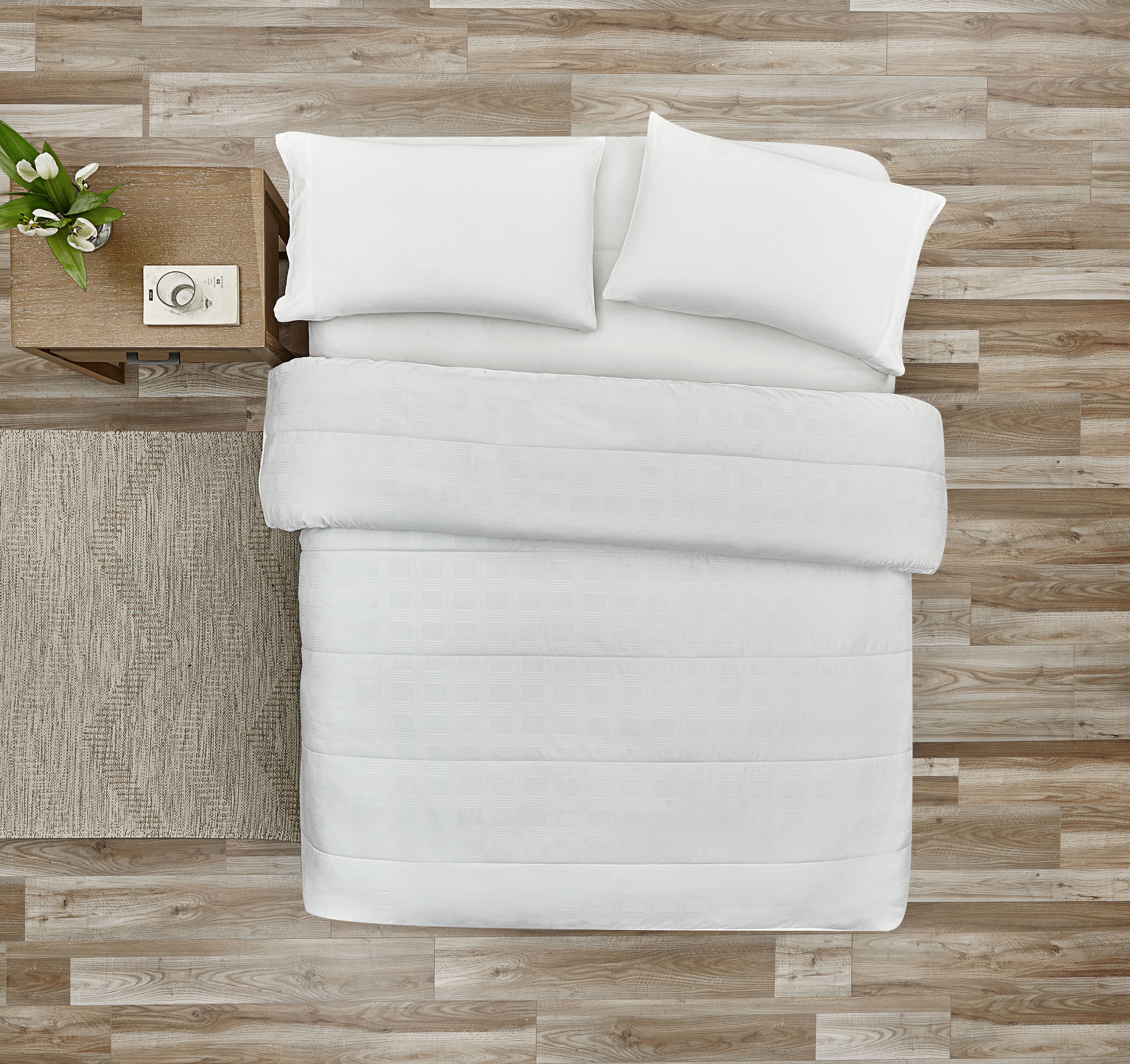 Canada's Best Down Alternative Comforter: Medium Weight - Twin