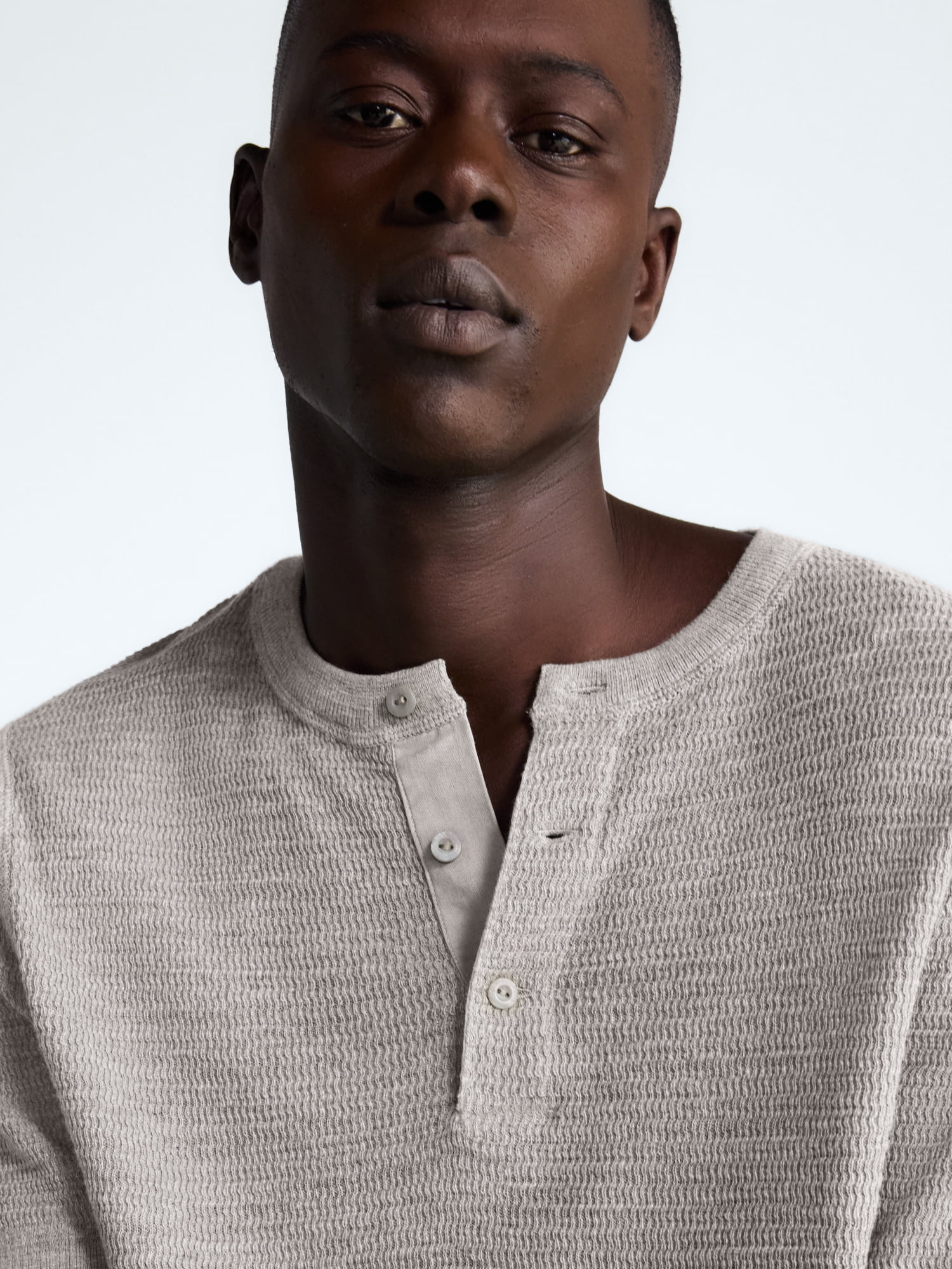 Free Assembly Men’s Textured Cotton Henley Shirt with Short Sleeves. Sizes XS-3XL