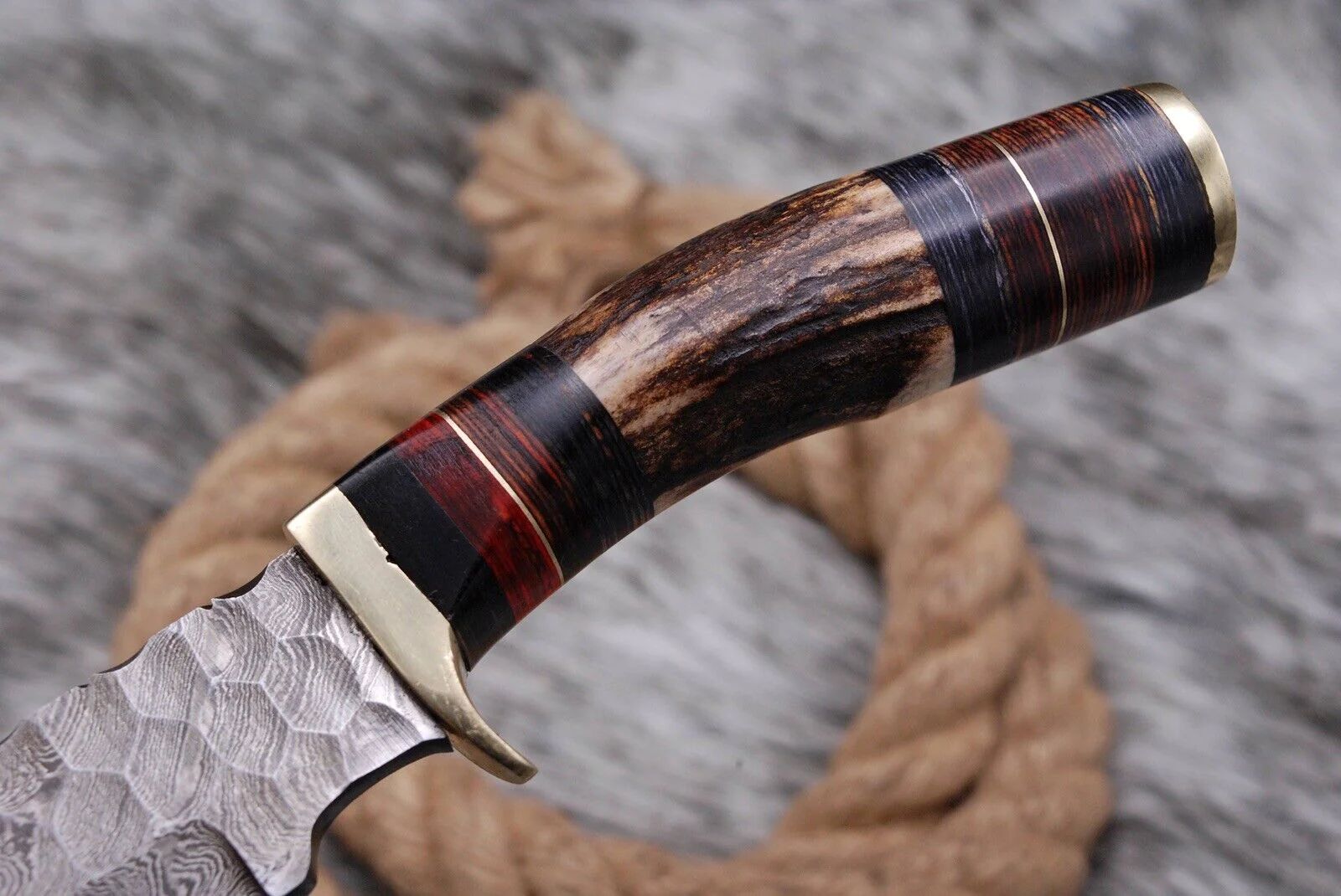 Custom Handmade Damascus Steel Fixed blade knife Original Stag Antler handle Brass Guard