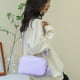 thumbnail image 3 of Bolso bandolera pequeño de PU de gran capacidad para niñas con un solo hombro, color morado, 3 of 5