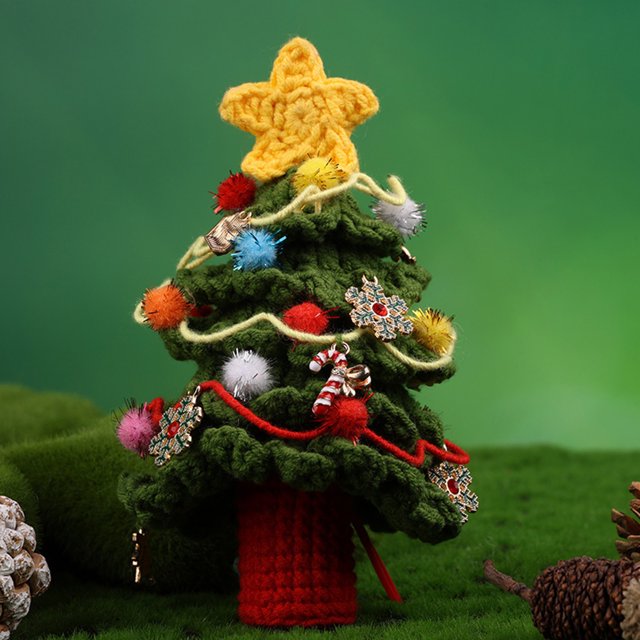 Xihbxyly Kit de Crochet Navideño, Papá Noel, Muñeco de Nieve y Reno, Bolas de Lana Suaves Tejidas a Mano, Manualidades Divertidas, Adorno Decorativo, Regalo de Apoyo Emocional, Incluye Paquete de Mat