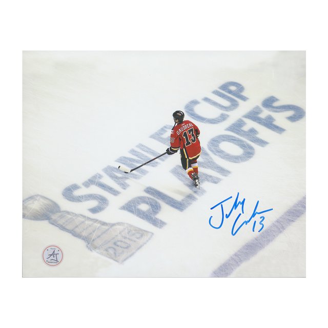 Johnny Gaudreau Autographié Calgary Flames Aerial Pursuit 8x10 Photo
