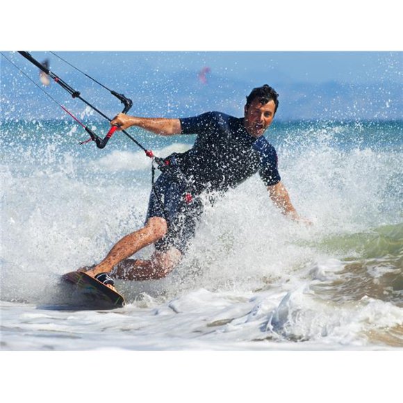 Posterazzi DPI1882747 Kite Surfing en Face de l'Hôtel Dos Mares - Tarifa, Cadiz, Andalusia, Impression d'Affiches Espagnoles, 17 x 13