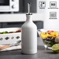 thumbnail image 2 of Botella dispensadora de aceite de oliva de cerámica Sweejar 460 ml, color blanco, 2 of 6