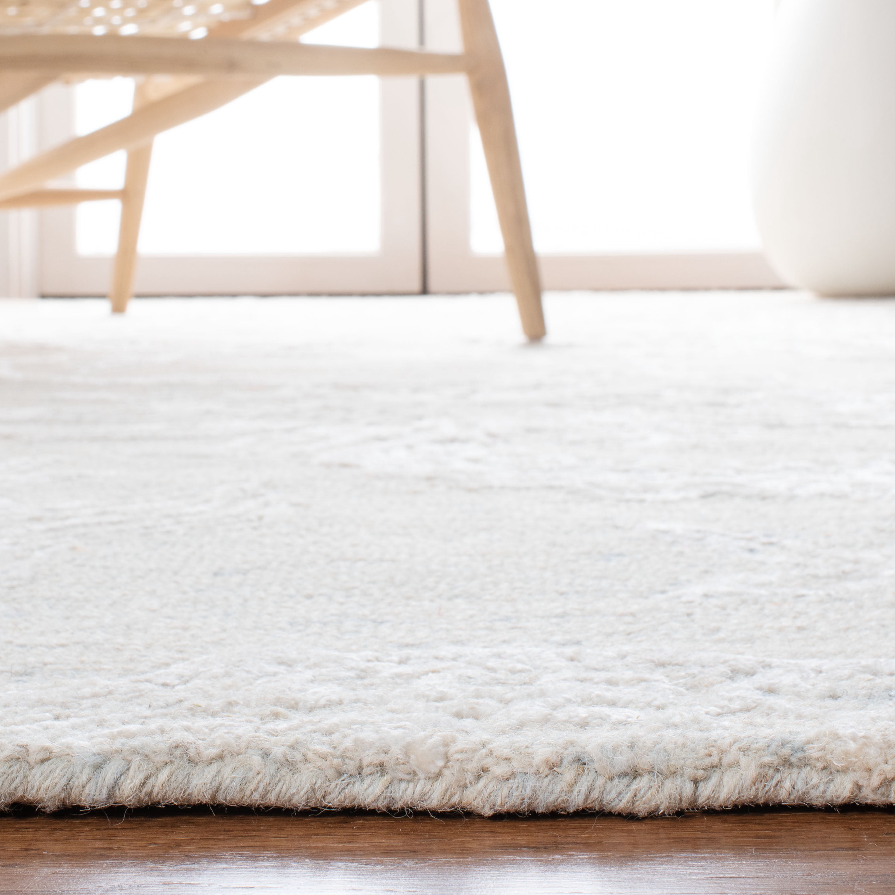SAFAVIEH Glamour Bernadette Floral Runner Rug, Light Blue/Ivory, 2'3" x 8'