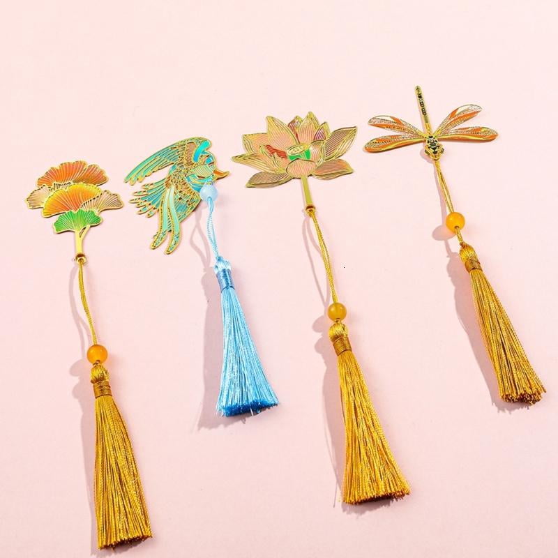 CEORPER 4Pcs Hollow Leaves Engraved Bookmarks Novel Fiction Page Marker with Tassels