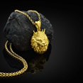 thumbnail image 1 of Collar de hip hop con cabeza de león y corona para hombre, color dorado, unisex, chapado en hip hop, colgante de animal, 1 of 2