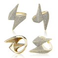 thumbnail image 3 of Anillo de Moda Hip Hop Yashi con Diseño de Relámpagos y Circonita Cúbica Dorado Talla 7-11, 3 of 5