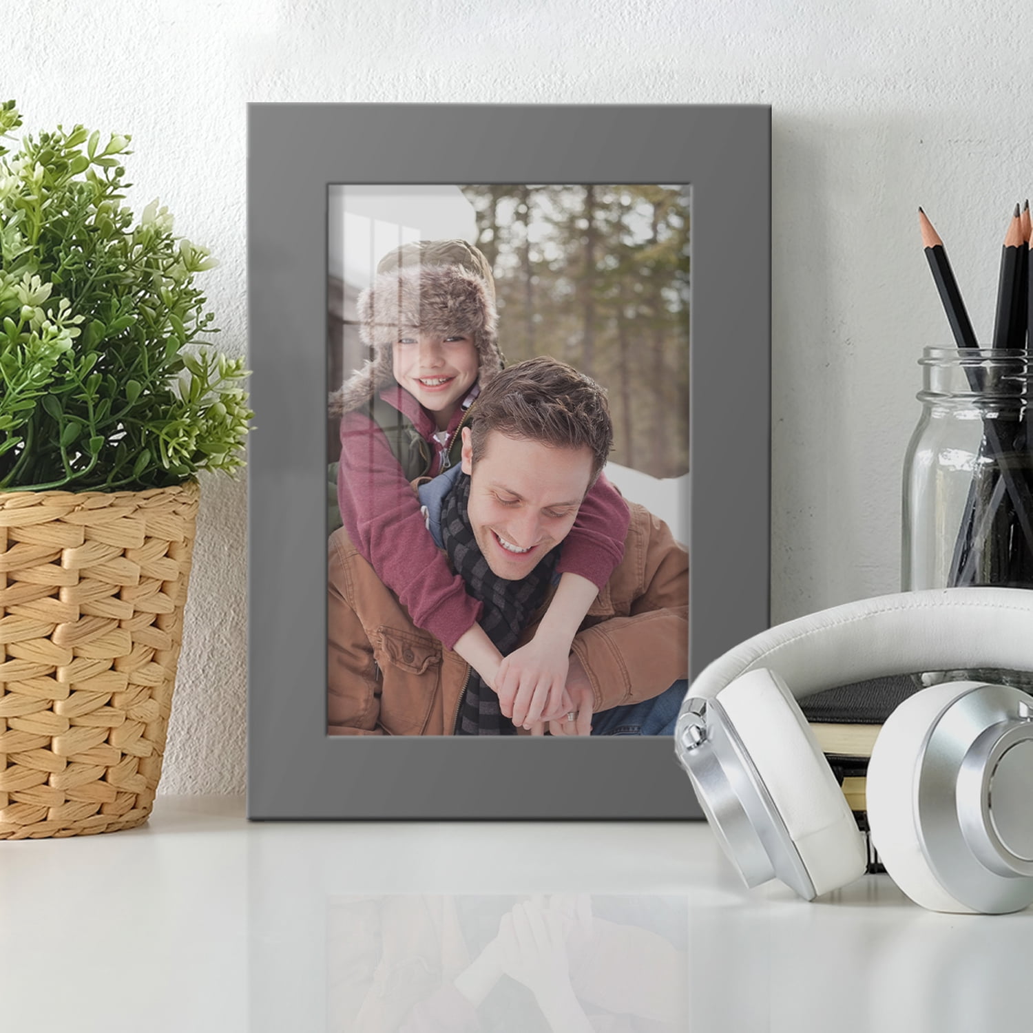 Modern 5 in. x 7 in. Grey Picture Frame (Set of 2)