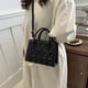 thumbnail image 4 of Bolso informal de moda para mujer, bolso de hombro, bolso de mensajero, cartera, bolso de hombro de PU, 4 of 6