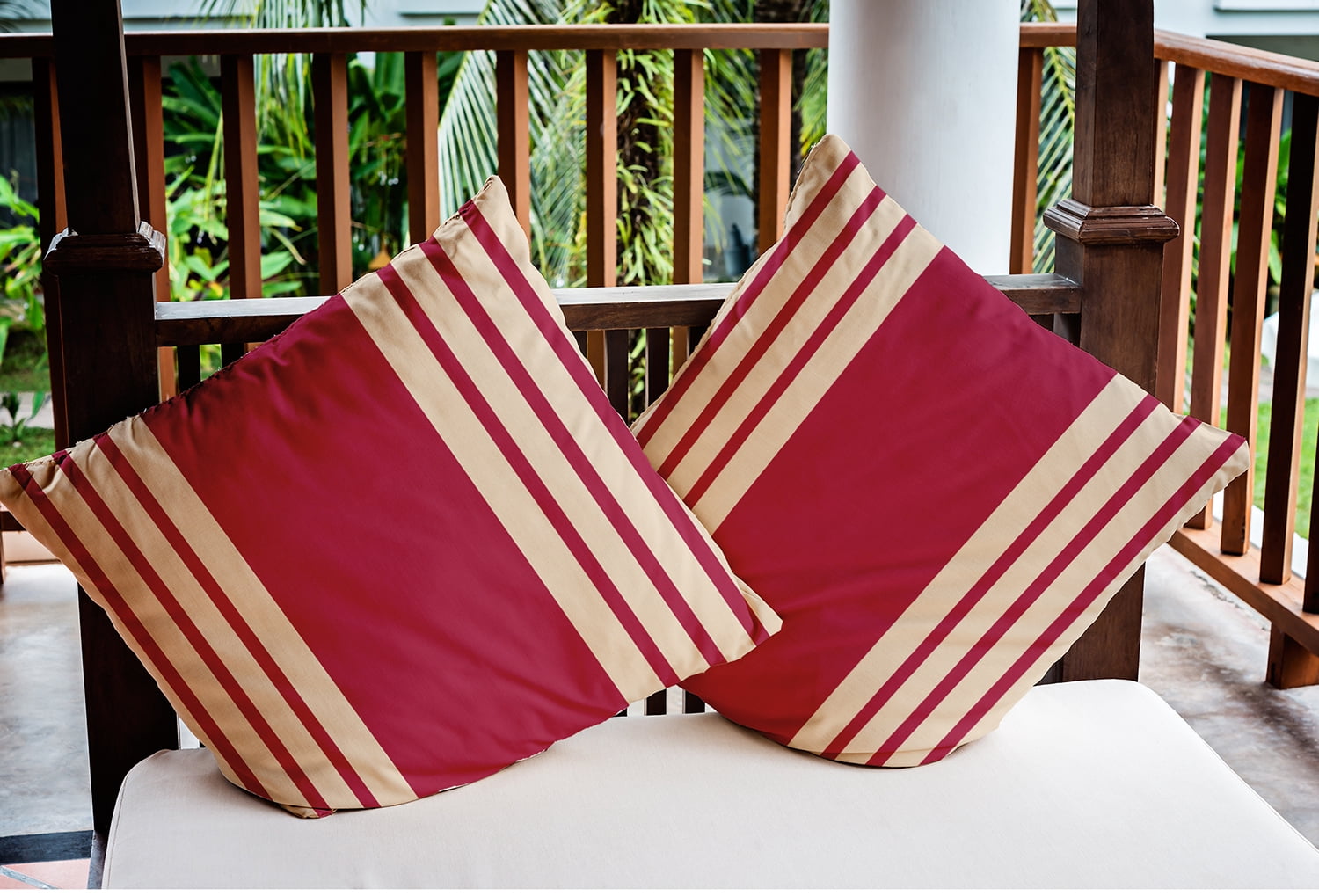 Simply Daisy 18" x 18" Stripe Indoor/Outdoor Polyester Throw Pillow, Cranberry