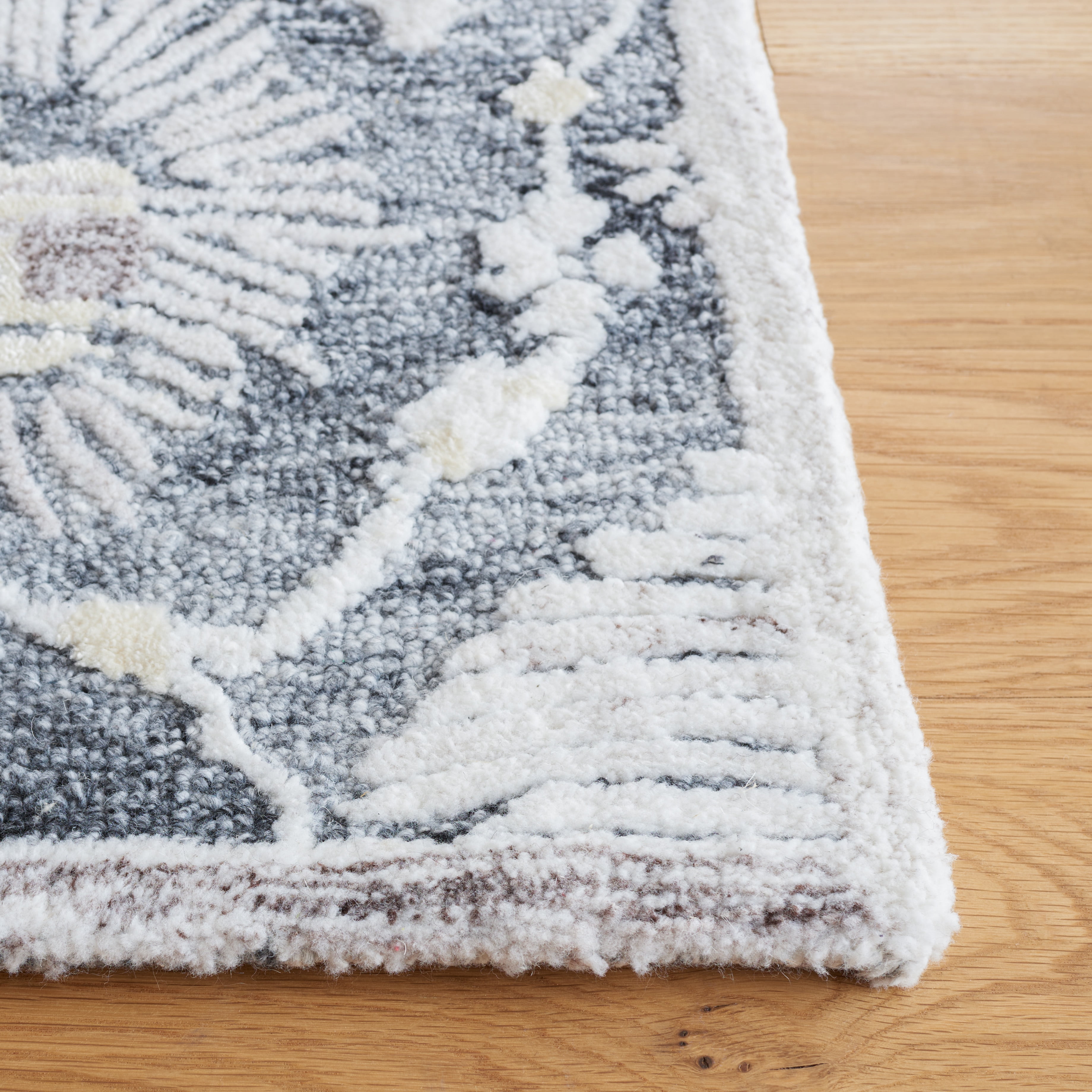 SAFAVIEH Glamour Quinten Floral Runner Rug, Grey/Ivory, 2'3" x 8'