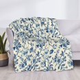 thumbnail image 3 of Fotbe Vintage Blue Floral Manta de Franela con Estampado, Manta Ultrasuave para Cama, Sofá, Auto, Hipoalergénica y Antibolitas-50"x40", 3 of 6