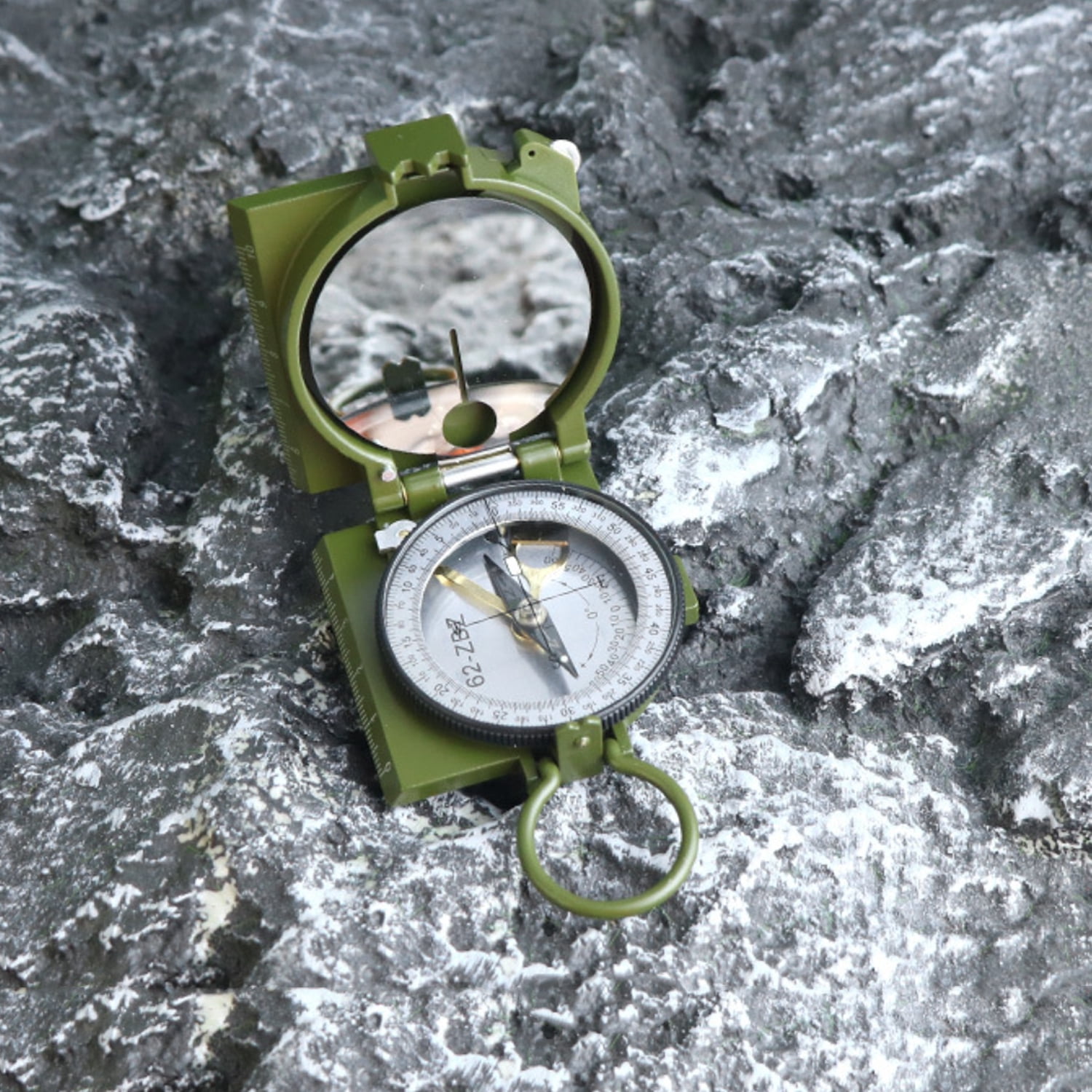 2 Pack,Army green,Outdoor Tactics Type 62 Camping Survival Compass Glow in The Dark Military Compass Survival Gearfor for Hiking, Camping,Backpacking, Outdoor Activities
