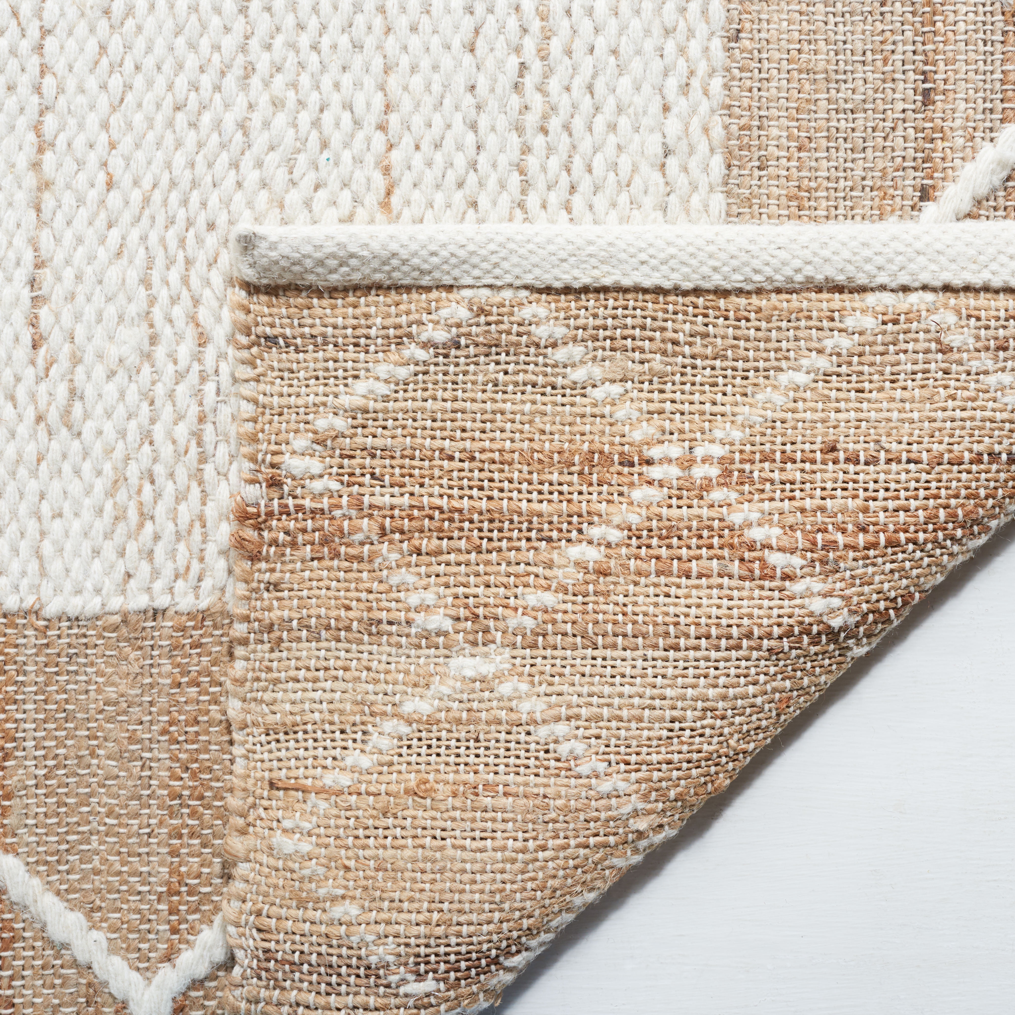 SAFAVIEH Natural Fiber Lalit Bordered Area Rug, Natural/Ivory, 5' x 8'