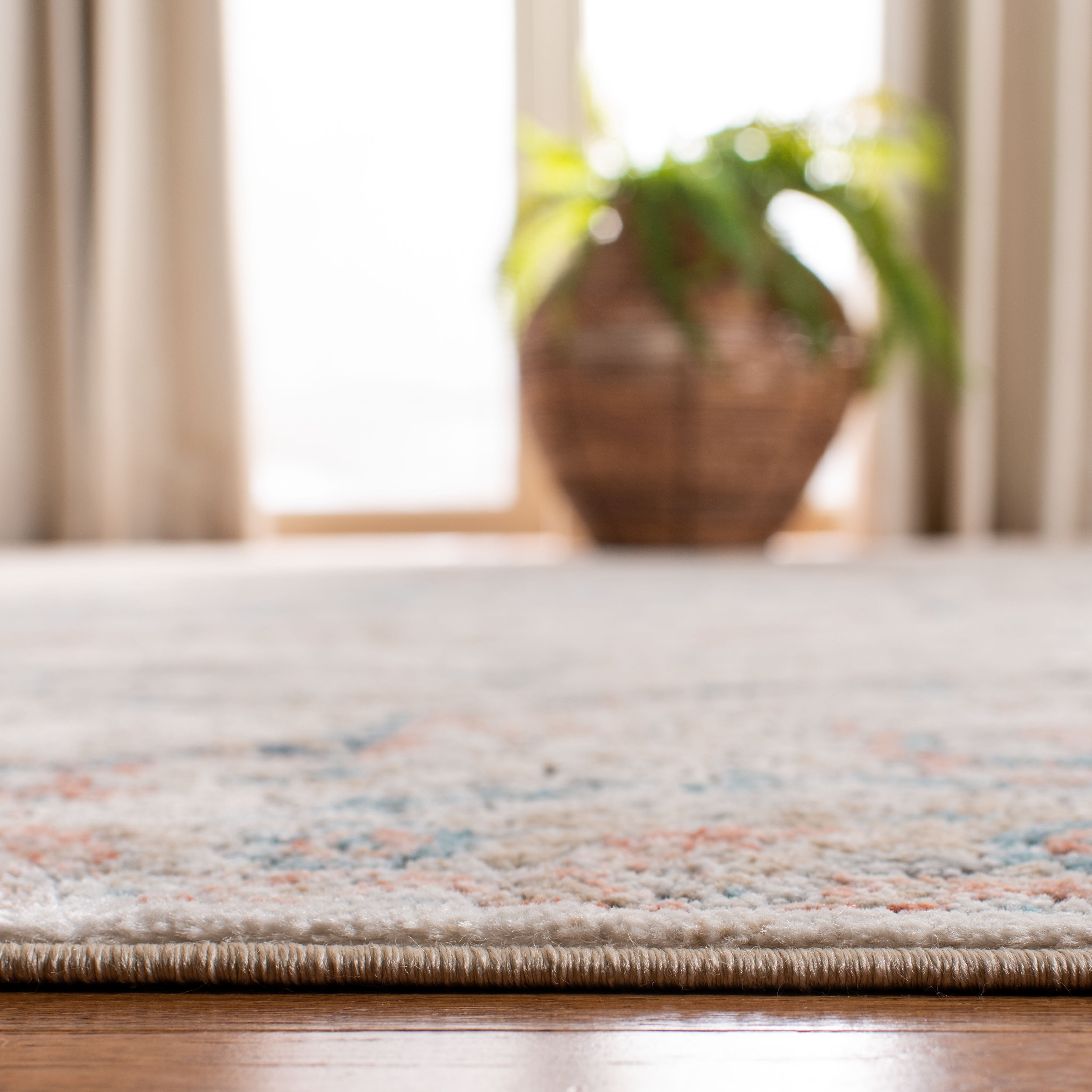 SAFAVIEH Oregon Seachlann Floral Bordered Area Rug, 4' x 6', Grey/Blue