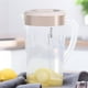 thumbnail image 4 of Jarra de plástico transparente con tapa - jarra de té helado y limonada de 68 oz para bebidas frías • Sin BPA • 8,86x7,48x7,48 pulgadas, 4 of 9