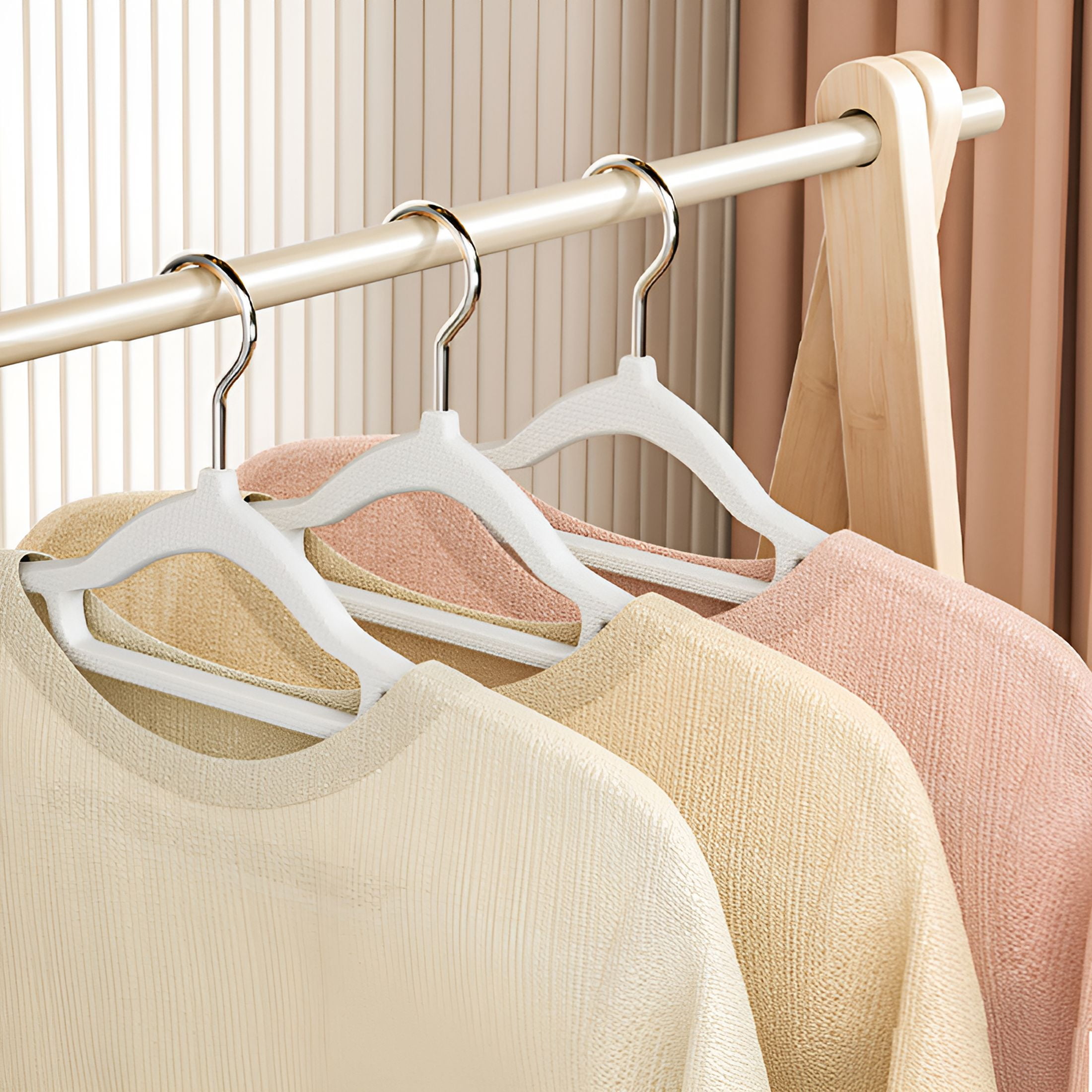 LAMIRO 20 Pack Plastic Hangers,White Hangers Extra Wide with 360° Swivel Hook,Space Saving Hangers as Closet Storage and Organizer,Shirts,Pants,Heavy Duty Hangers Enough for Coat,Suit