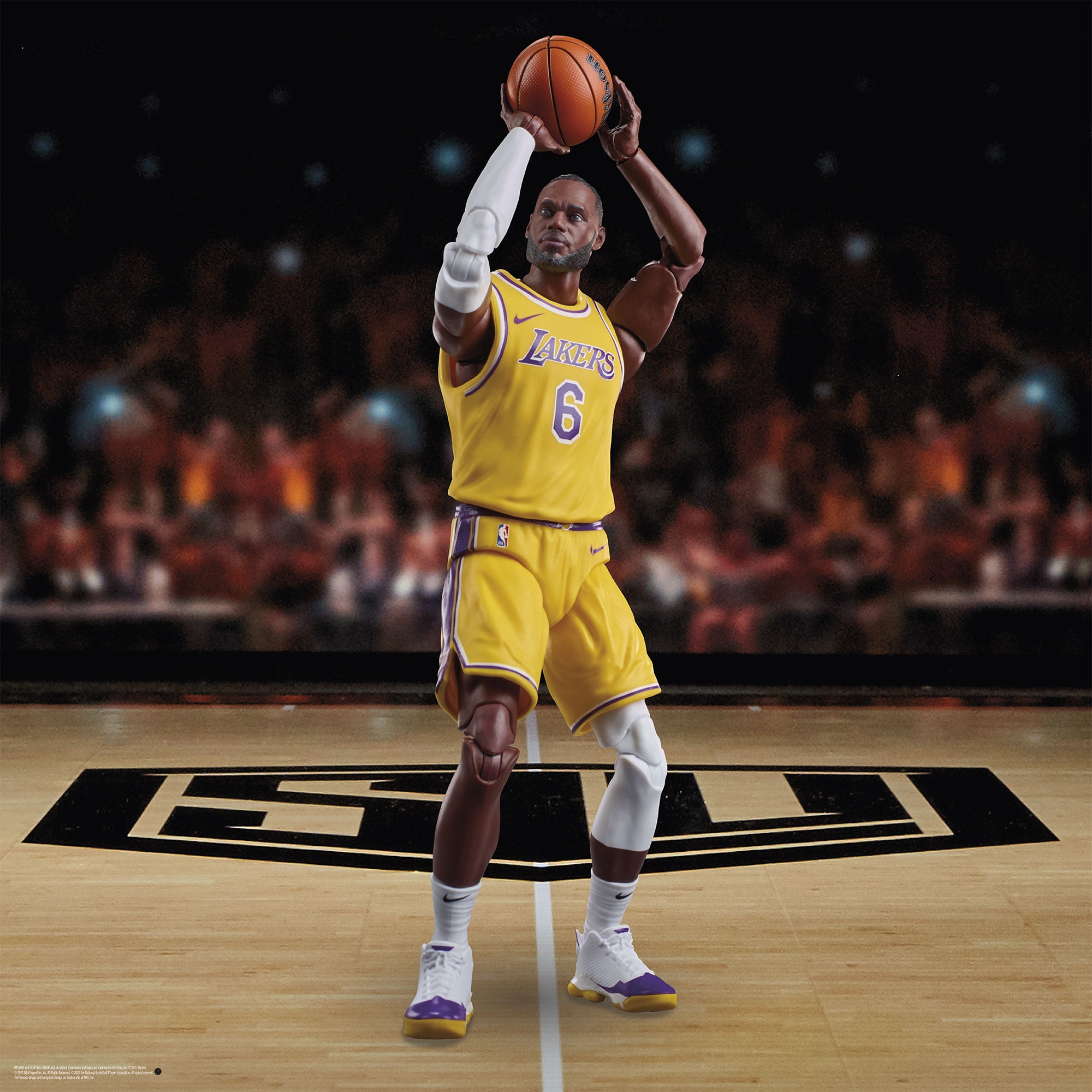 figurine lebron james lakers