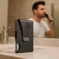 thumbnail image 2 of Billetera TRAVELINGO con bloqueo RFID de fibra de carbono para hombre, 2 of 7