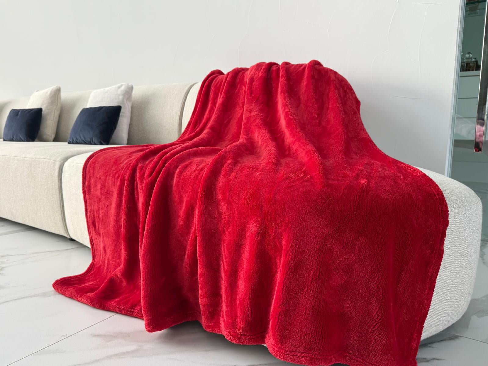 Stanzadeals Ultra-Soft Plush Blanket – Red, 50x60 inches