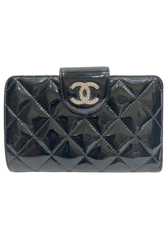 Pre-Owned Chanel Coco Mark Bi-fold Wallet, Matelass, Enamel