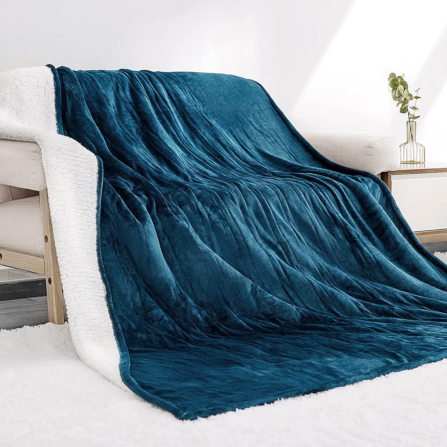 Toile/Blue Electric Quilted Top Heated Blanket Reversible Sherpa Fabric King 