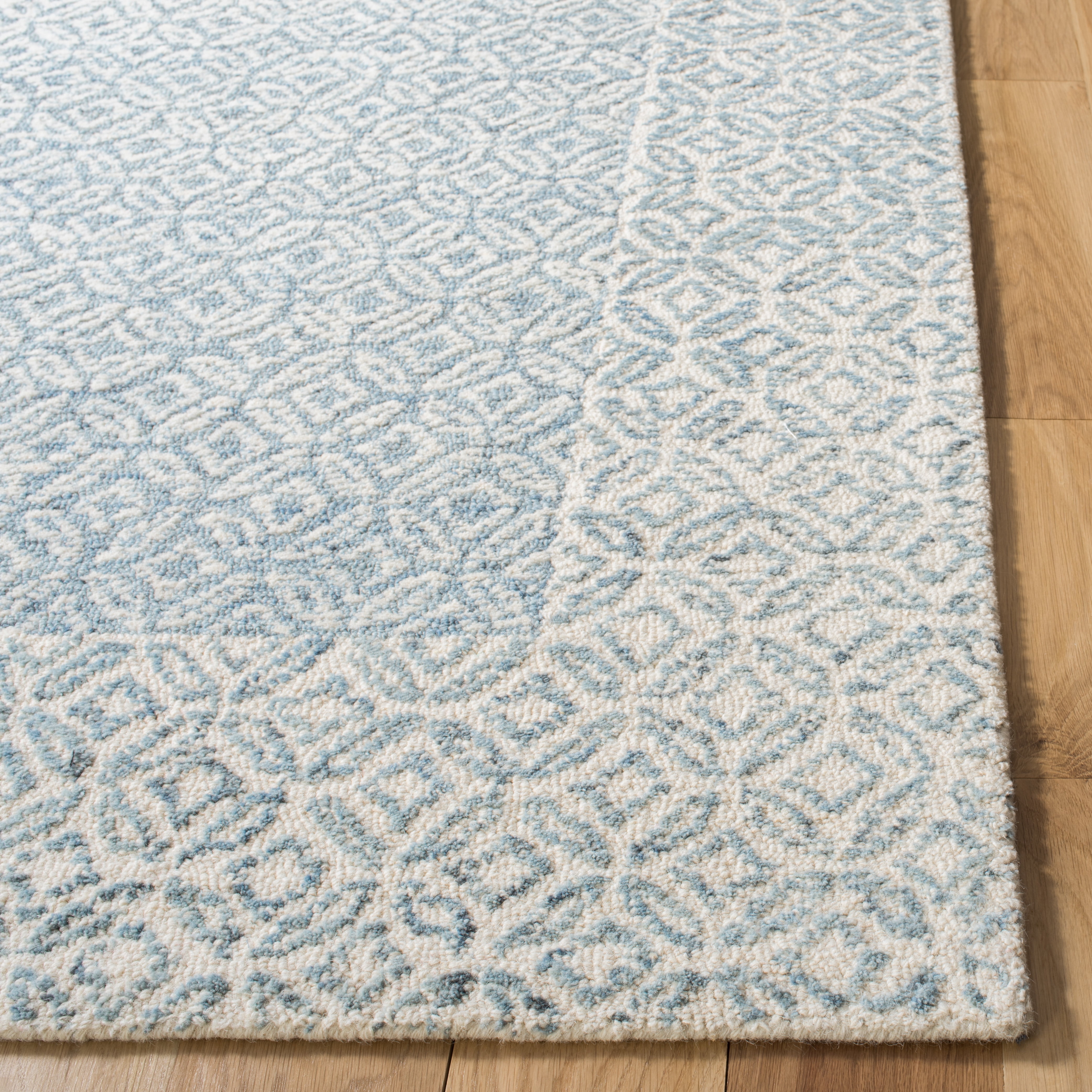 SAFAVIEH Abstract Annandale Geometric Runner Rug, Blue/Ivory, 2'3" x 6'