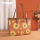 thumbnail image 3 of Bolso Montana West Wrangler Sunflower de piel vegana, color marrón, 3 of 5