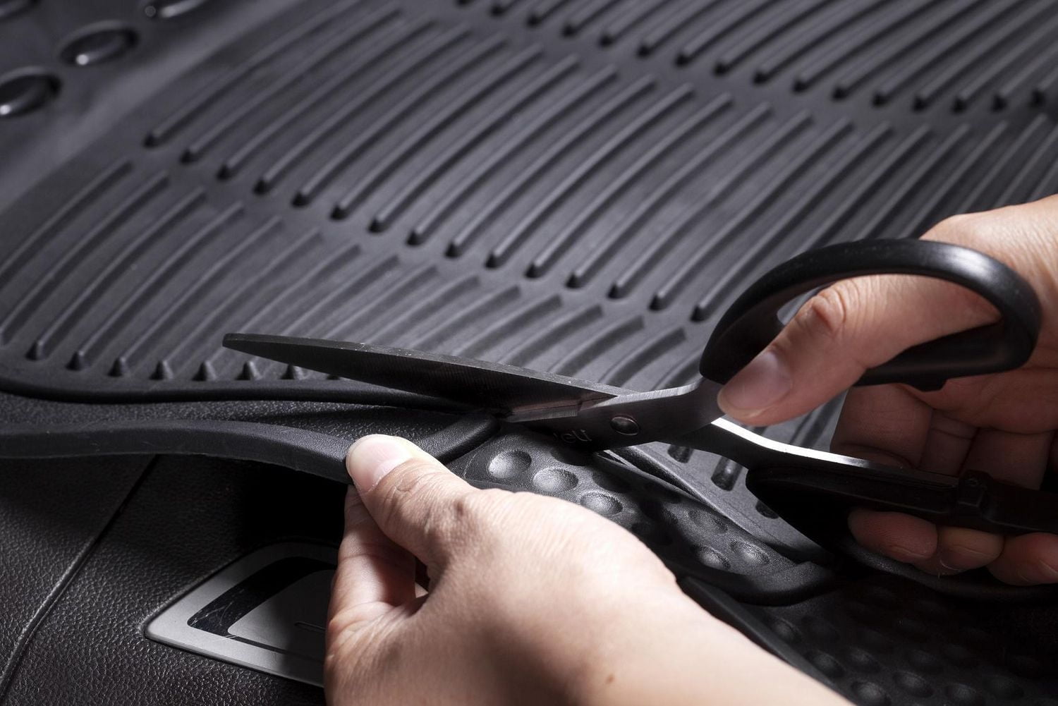 AUTO DRIVE 5-PIECE All Season Universal Car Floor Mats Black