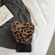 thumbnail image 3 of Bolso Hobo Fuzzy con cadena para mujer, bolso de mano con forma de corazón, bolso elegante para chica, bolso de hombro esponjoso, 3 of 9