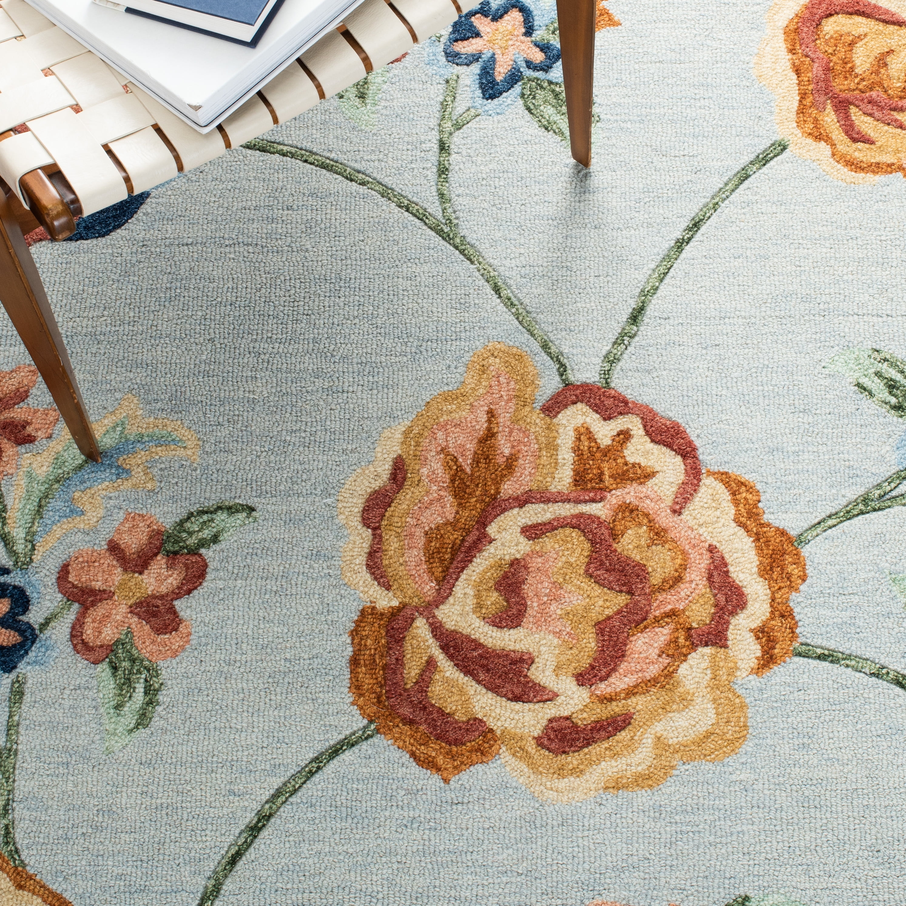 SAFAVIEH Metro Mariam Floral Area Rug, Blue/Ivory, 8' x 10'