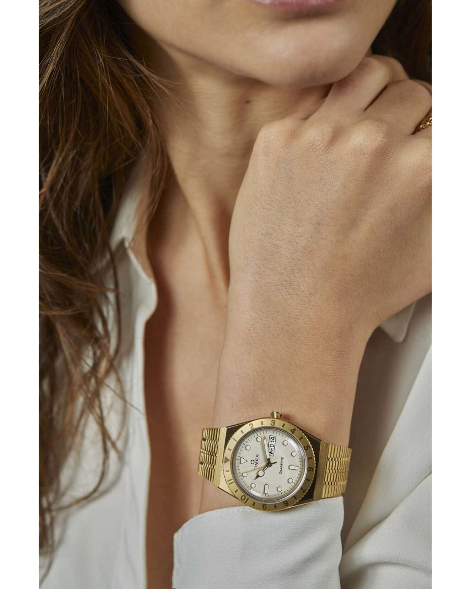 Q Timex TW2U95800 Women's Analog Watch Gold-Tone Steel Bracelet