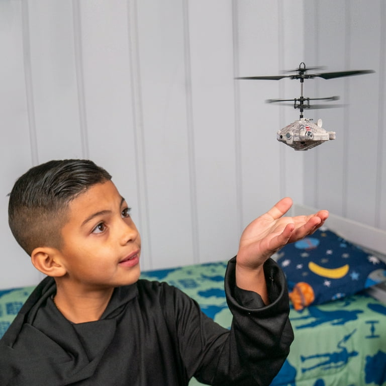 Star Wars 2-Pack - Millennium Falcon Flying Figure Helicopter