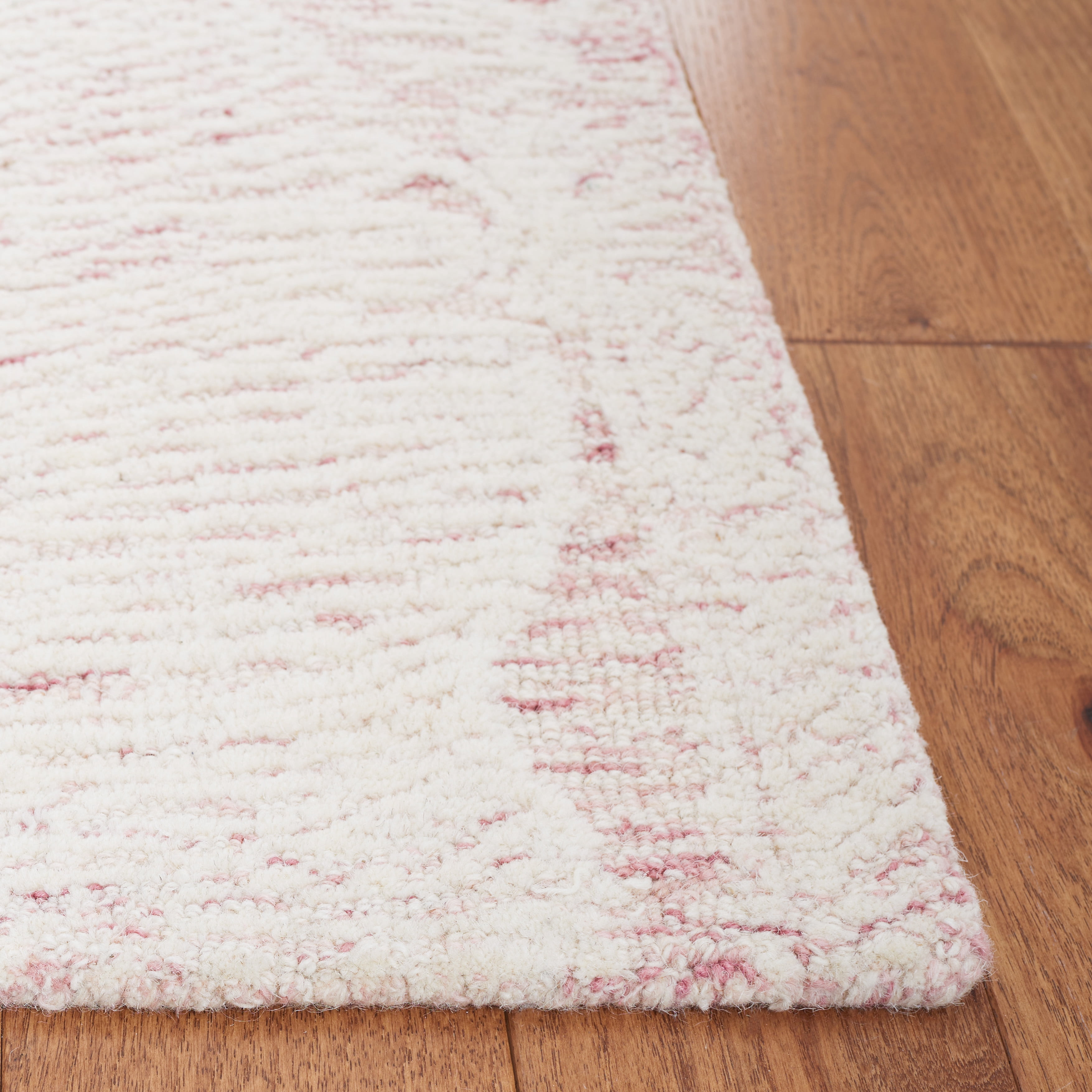 SAFAVIEH Metro Hartley Leaves Area Rug, Pink/Ivory, 6' x 6' Square