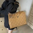 thumbnail image 2 of Bolso Compras Elegante Mano Informal para Mujer Hombro Diario Acolchado Color Sólido, 2 of 9